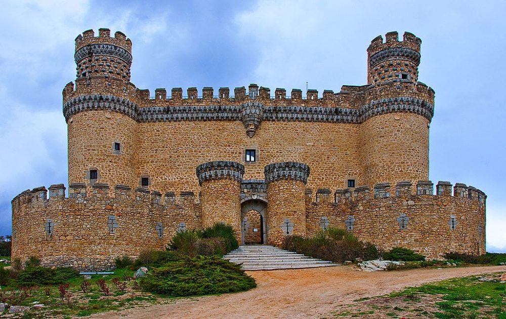 Castillo de Manzanares del Real. Fotografía_Taloa en Wikimedia Commons.jpg